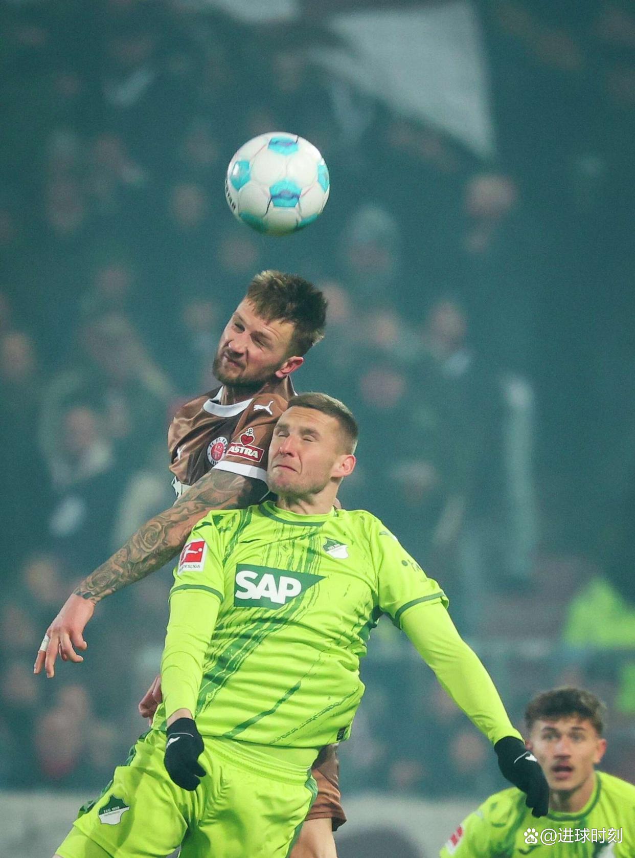 关于霍芬海姆主场不敌对手，保级压力倍增的信息