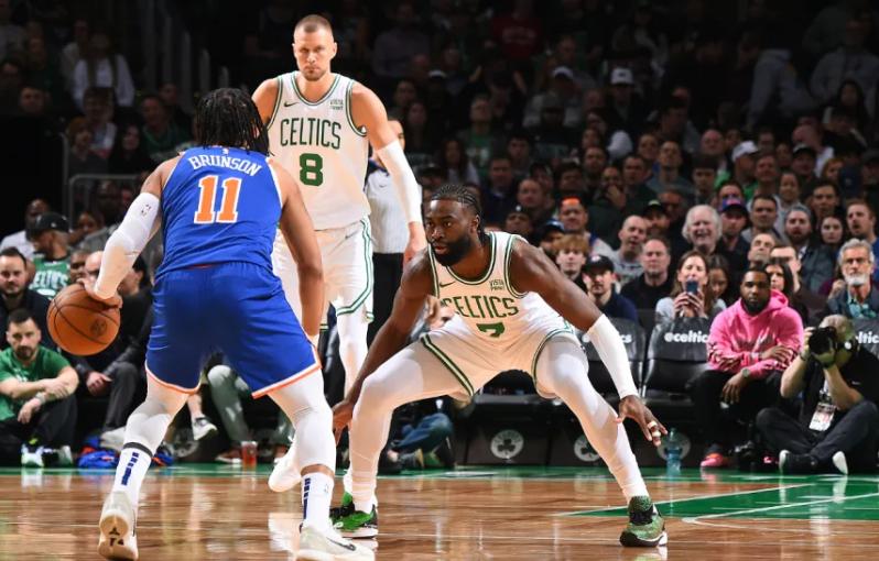 关于凯尔特人不敌雄鹿，沃克季后赛首发表现疲软仅得分的信息