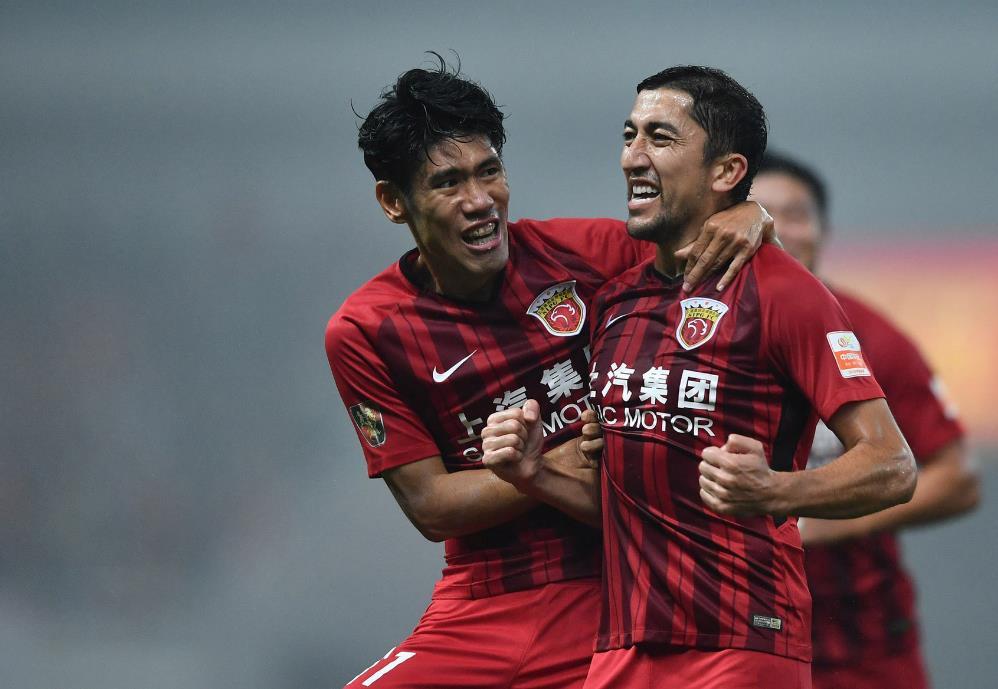 关于上港主场迎战鲁能，双方实力均衡的信息