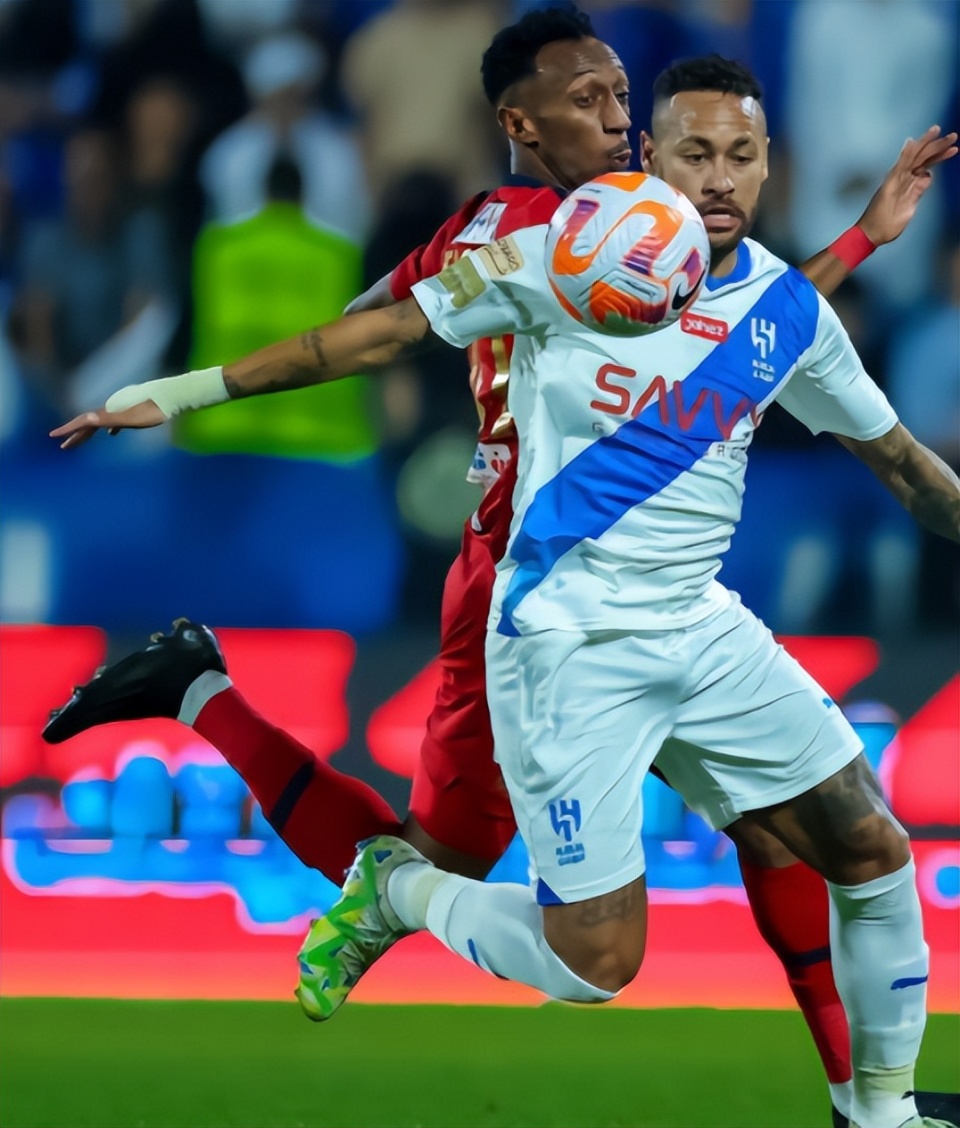 关于内马尔五连胜继续领跑积分榜，国米主帅陷下课危机！的信息