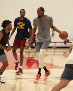 包含杜兰特新星出色防守表现惊艳，C9未来可期！的词条